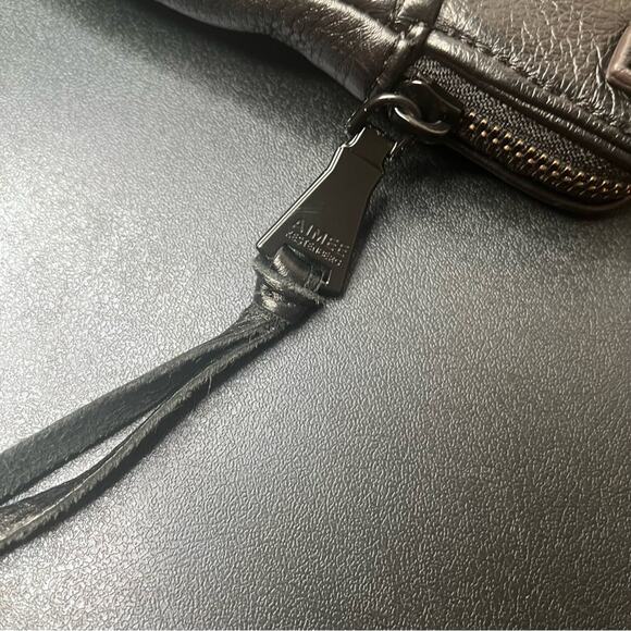 Amiee Kestenberg black leather cell phone Crossbody bag - Picture 4 of 5